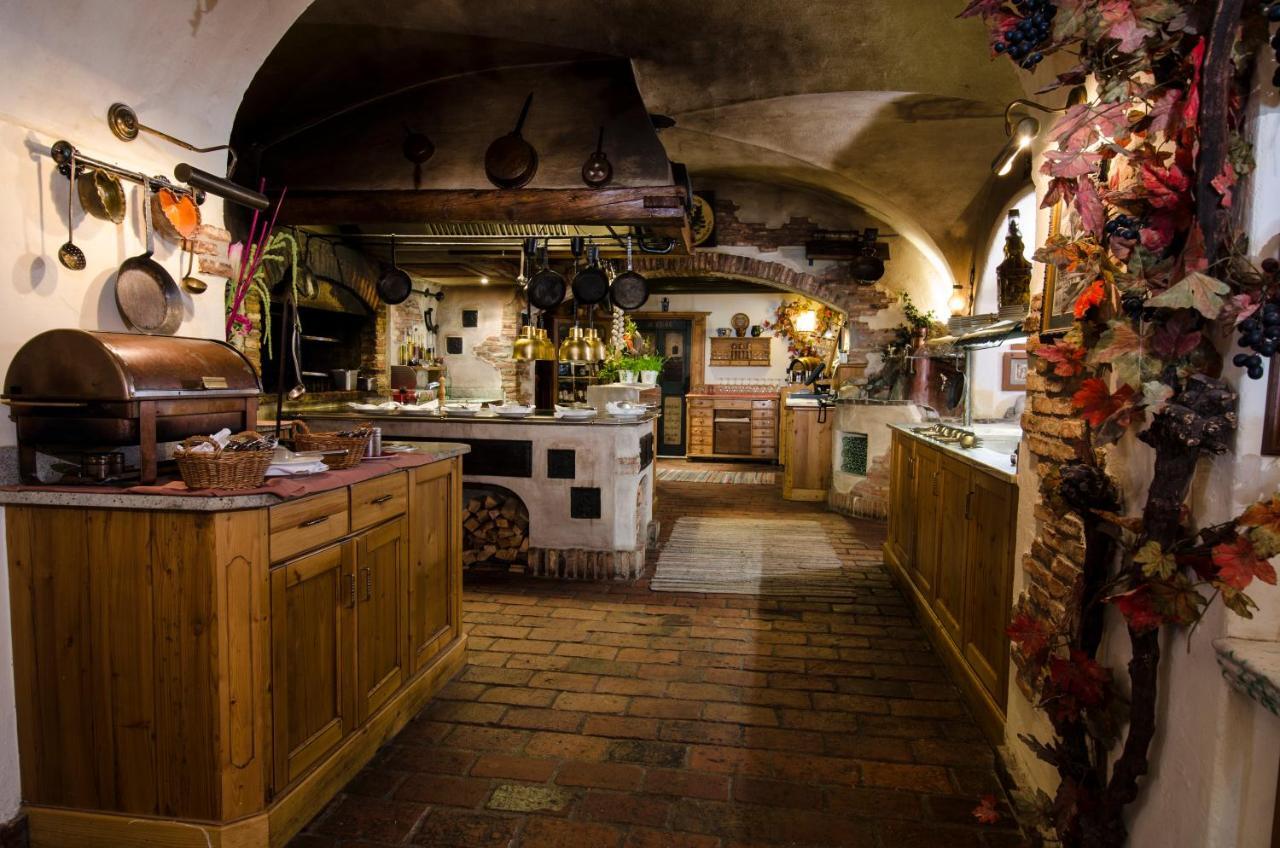Hotel & Restaurant Wastlwirt Sankt Michael im Lungau Luaran gambar